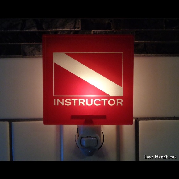 NEW INSTRUCTOR Scuba Dive Flag Etched Glass Nightlight - Picture 2 of 5